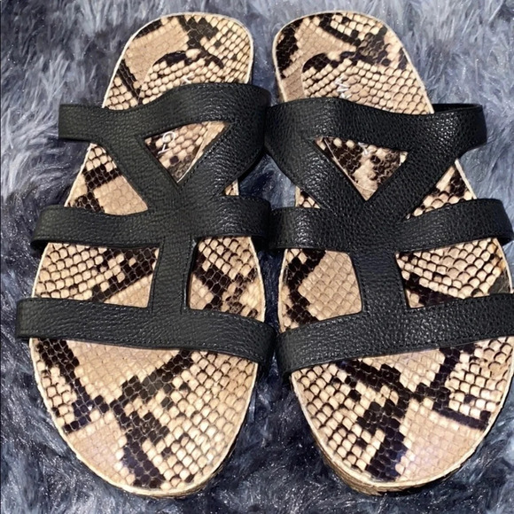 Via Spiga black  snake print women’s sandals slides Sz 39 - Picture 2 of 9